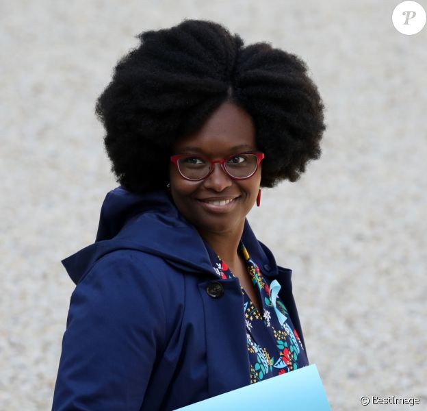 Sibeth NDiaye, porte parole du gouvernement - Sortie du conseil des ministres, cour de l'Elysée, Paris, le 1er avril 2019. ©Stéphane Lemouton / Bestimage