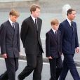 Le prince Philip, le prince Charles et ses fils William et Harry et Earl Spencer lors des funérailles de Lady Di le 6 septembre 1997.