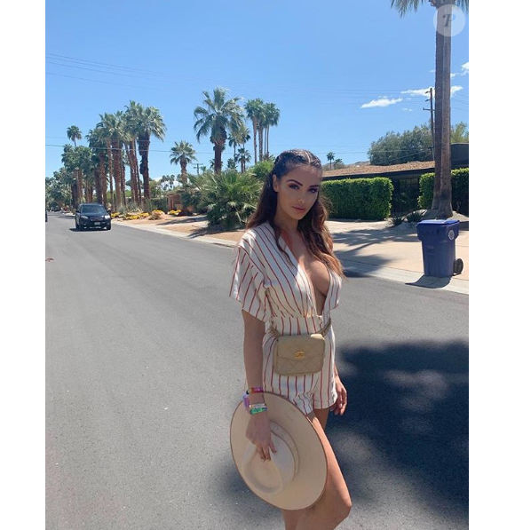 Nabilla à Coachella le 12 avril 2019.