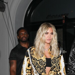 Khloe Kardashian et son compagnon Tristan Thompson quittent le restaurant Craig à West Hollywood le 17 août 2018.