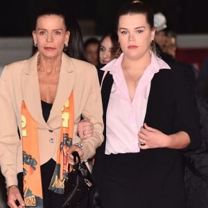 La princesse Stéphanie de Monaco, entourée de ses filles Pauline Ducruet et Camille Gottlieb durant la 3ème soirée du 43ème Festival International du Cirque de Monte Carlo sous le chapiteau de Fontvieille à Monaco le 19 janvier 2019. © Bruno Bebert / pool / Bestimage