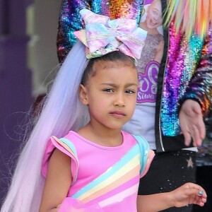 Exclusif - Kim Kardashian récupère sa fille North West chez la YouTubeuse Jojo Siwa à Los Angeles. Kim Kardashian surprend les fans et annonce que North West va débarquer sur Youtube dans une vidéo avec JoJo Siwa. L'ainé de la famille Kardashian West est peut-être aussi en route pour devenir une star de Youtube! North est émerveillée devant la BMW cabriolet licorne de Jojo! Kim porte un cycliste en latex et laisse entrevoir multiples plaques d'eczéma sur ses jambes... de 27 mars 2019.