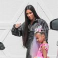 Exclusif - Kim Kardashian récupère sa fille North West chez la YouTubeuse Jojo Siwa à Los Angeles. Kim Kardashian surprend les fans et annonce que North West va débarquer sur Youtube dans une vidéo avec JoJo Siwa. L'ainé de la famille Kardashian West est peut-être aussi en route pour devenir une star de Youtube! North est émerveillée devant la BMW cabriolet licorne de Jojo! Kim porte un cycliste en latex et laisse entrevoir multiples plaques d'eczéma sur ses jambes... de 27 mars 2019.