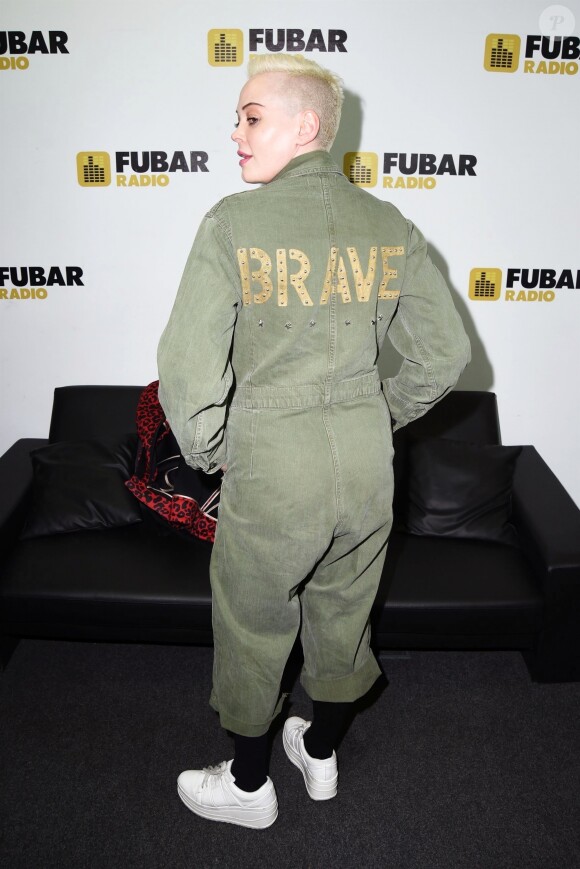 Rose McGowan arrive au show Calum McSwiggan dans les studios de Fubar Radio à Londres, Royaume Uni, le 6 mars 2019.