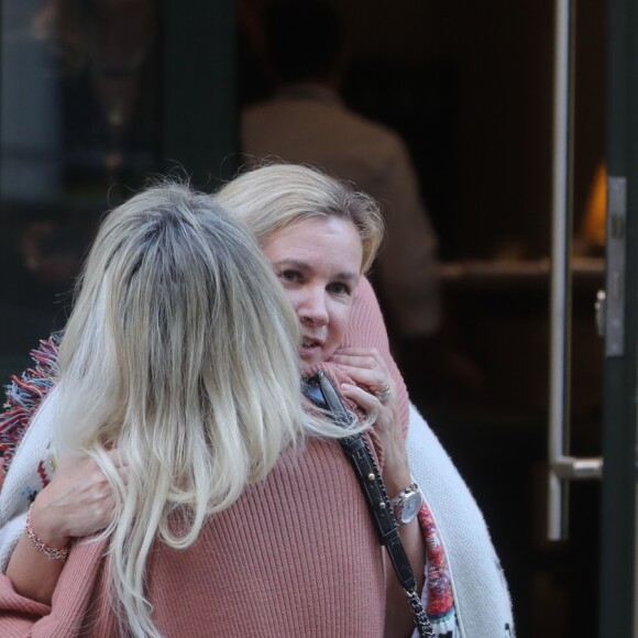 Laeticia Hallyday, Sébastien Farran, Isabelle Camus ont déjeuné ensemble au restaurant Joia de Hélène Darroze à Paris. Le 8 octobre 2018.