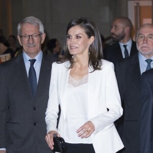 La reine Letizia d'Espagne le 25 avril 2019 lors de la cérémonie de remise des prix de littérature jeunesse El Barco de Vapor et Gran Angular respectivement à Beatriz Osés et Andrés Guerrero à la Real Casa de Correos (La Maison de la Poste) à Madrid.