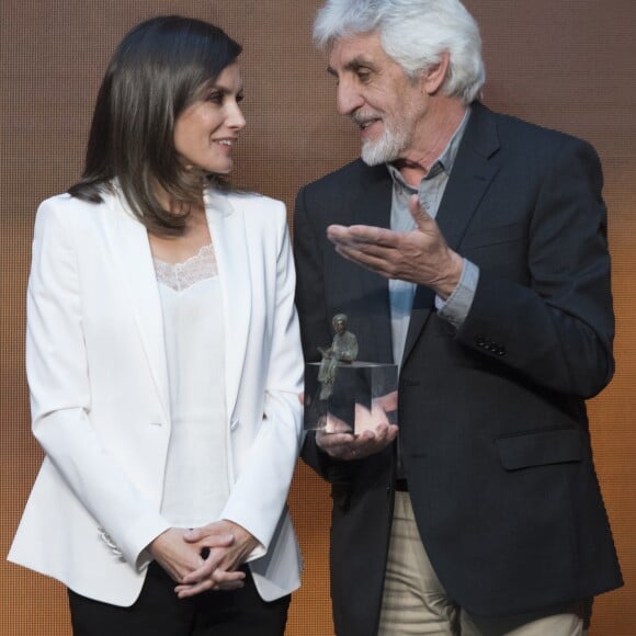 La reine Letizia d'Espagne le 25 avril 2019 lors de la cérémonie de remise des prix de littérature jeunesse El Barco de Vapor et Gran Angular respectivement à Beatriz Osés et Andrés Guerrero à la Real Casa de Correos (La Maison de la Poste) à Madrid.