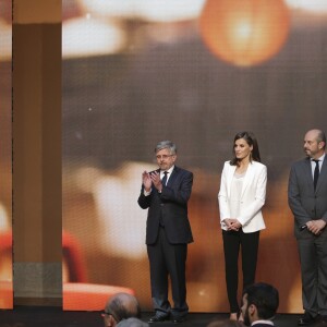 La reine Letizia d'Espagne le 25 avril 2019 lors de la cérémonie de remise des prix de littérature jeunesse El Barco de Vapor et Gran Angular respectivement à Beatriz Osés et Andrés Guerrero à la Real Casa de Correos (La Maison de la Poste) à Madrid.