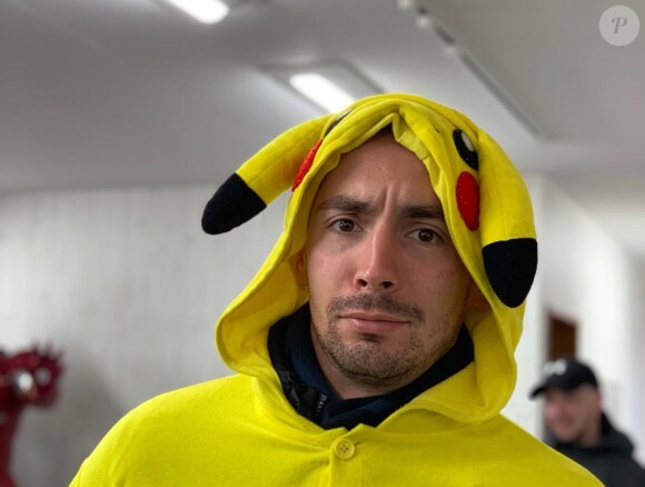 Michaël Ducruet, demi-frère de Louis Ducruet, en Pikachu lors de l'enterrement de vie de garçon de Louis à Tokyo au Japon en avril 2019. Instagram.