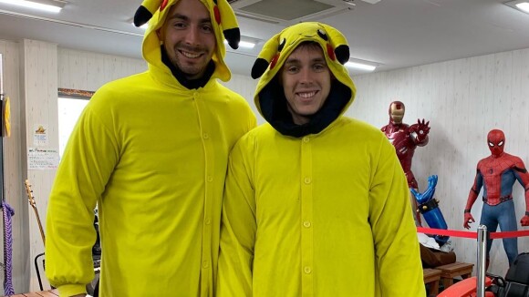 Louis Ducruet en Pikachu avec son frère Michaël pour son EVG, grosse ambiance !
