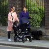 Pippa Middleton se promène avec son fils Arthur, ses chiens et une amie à Londres le 15 avril 2019.