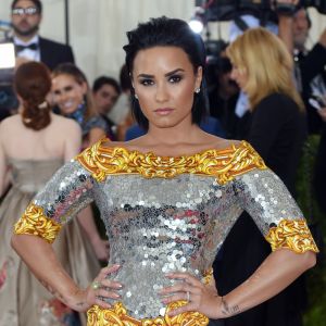 Demi Lovato - Soirée Costume Institute Benefit Gala 2016 (Met Ball) sur le thème de "Manus x Machina" au Metropolitan Museum of Art à New York, le 2 mai 2016.