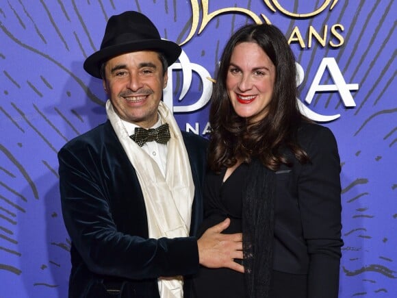 Ariel Wizman et sa compagne Osnath Assayag (enceinte) lors du photocall du gala du 350ème anniversaire de l'Opéra Garnier à Paris, France, le 8 mai 2019. © Pierre Perusseau/Bestimage