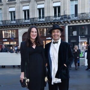 Ariel Wizman et sa compagne Osnath Assayag (enceinte) arrivent au gala du 350ème anniversaire de l'Opéra Garnier à Paris, France, le 8 mai 2019. © Giancarlo Gorassini/Bestimage