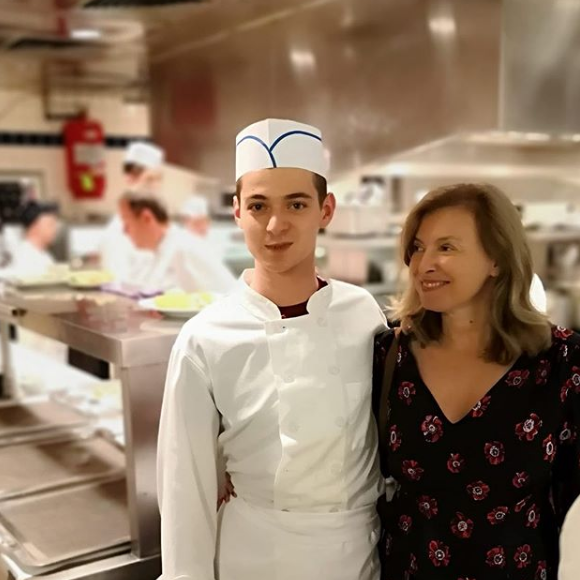 Valérie Trierweiler pose avec son fils Léonard, à New York, le 9 mai 2019