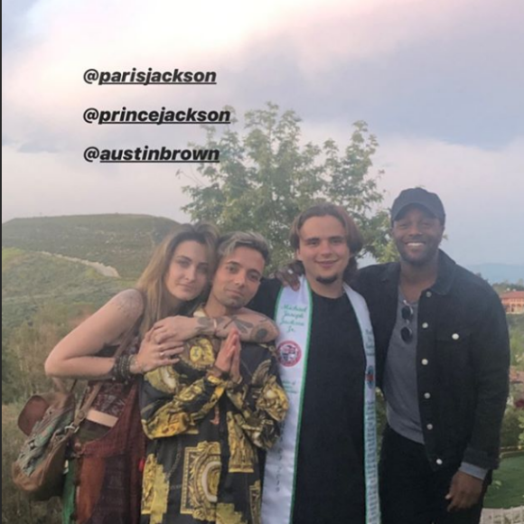 Paris Jackson au côté de son frère Prince Jackson pour sa remise de diplôme, le 11 mai 2019.