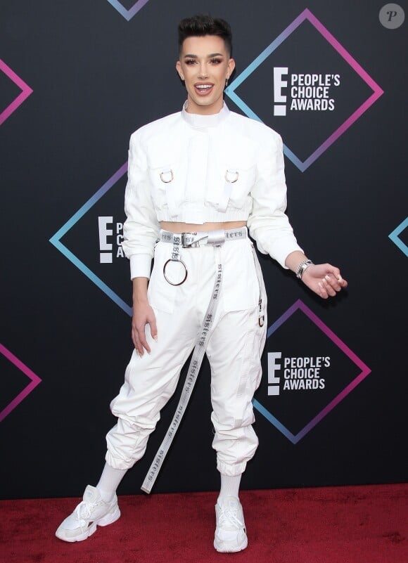 James Charles à la soirée People's Choice Awards au Barker Hangar à Santa Monica, le 11 novembre 2018