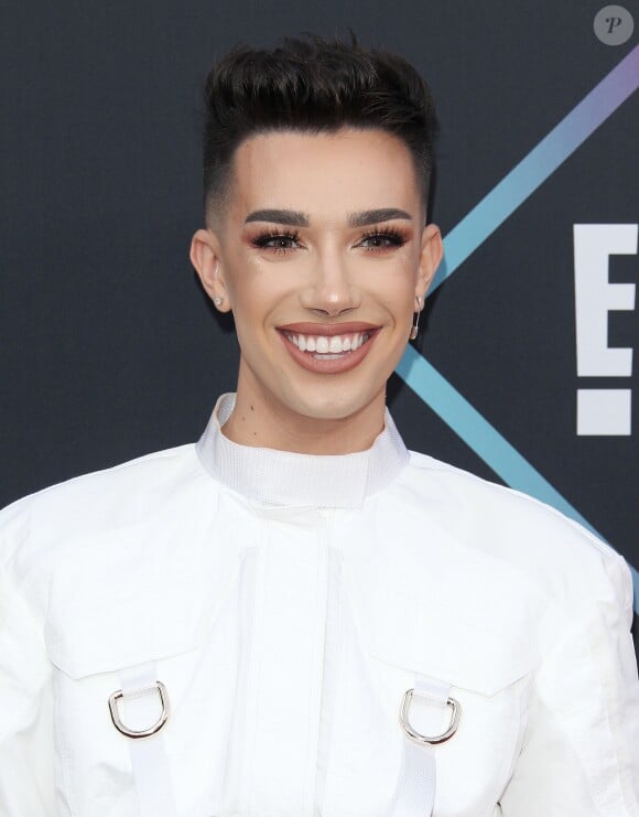 James Charles à la soirée People's Choice Awards au Barker Hangar à Santa Monica, le 11 novembre 2018