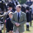 Le prince Edward, comte de Wessex, et son fils James Mountbatten-Windsor (vicomte Severn) lors du Champagne Laurent-Perrier Meet of the British Driving Society au Royal Windsor Horse Show à Windsor, le 11 mai 2019.