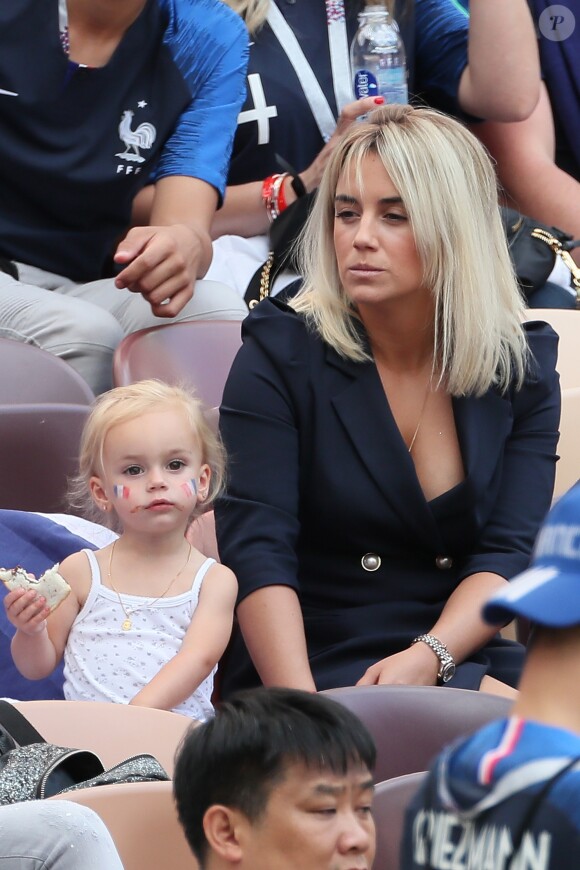 Erika Choperena (femme d'Antoine Griezmann) et sa fille Mia - Célébrités dans les tribunes lors du match de coupe du monde opposant la France au Danemark au stade Loujniki à Moscou, Russia, le 26 juin 2018.