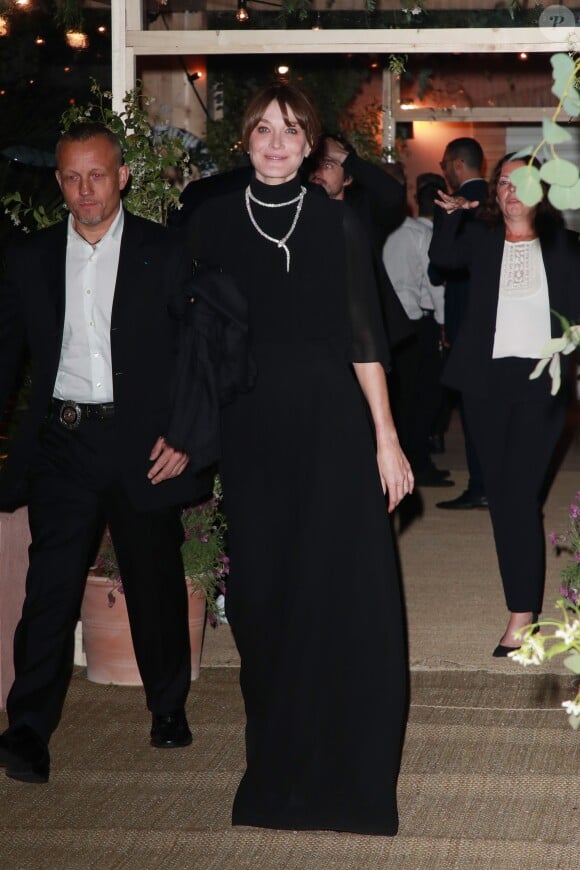 Carla Bruni Sarkozy - People à la sortie de la soirée "Dior Vogue" chez "Fred l'écailler" lors du 72ème Festival International du Film de Cannes, le 15 mai 2019.
