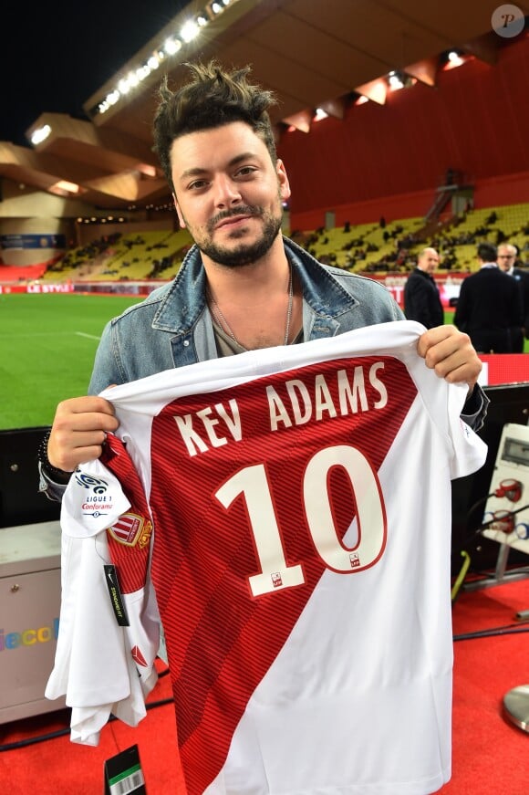 Kev Adams durant le match de football de Ligue 1 opposant Monaco à Paris Saint Germain au stade Louis II de Monaco le 11 novembre 2018. © Bruno Bebert/Bestimage