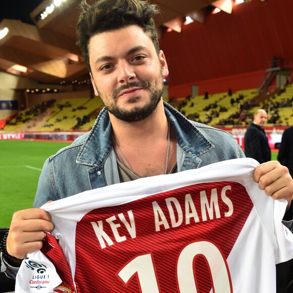 Kev Adams durant le match de football de Ligue 1 opposant Monaco à Paris Saint Germain au stade Louis II de Monaco le 11 novembre 2018. © Bruno Bebert/Bestimage
