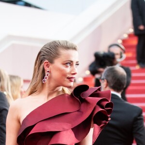 Amber Heard lors de la montée des marches du film "Douleur et Gloire" lors du 72ème Festival International du Film de Cannes. Le 17 mai 2019 © Borde / Bestimage