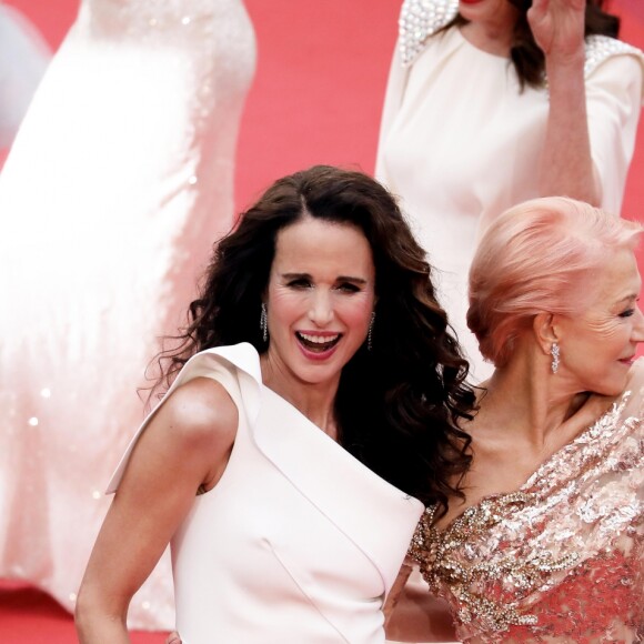 Andie MacDowell, Helen Mirren - Montée des marches du film "Les plus belles années d'une vie" lors du 72ème Festival International du Film de Cannes. Le 18 mai 2019 © Jacovides-Moreau / Bestimage