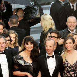 Valérie Perrin, Calogero et sa compagne Marie Bastide, Laure Barbelivien et son mari Didier Barbelivien - Montée des marches du film "Les plus belles années d'une vie" lors du 72ème Festival International du Film de Cannes. Le 18 mai 2019 © Jacovides-Moreau / Bestimage