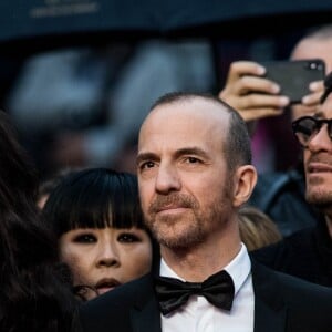 Valérie Perrin, Calogero et sa compagne Marie Bastide - Montée des marches du film "Les plus belles années d'une vie" lors du 72ème Festival International du Film de Cannes. Le 18 mai 2019 © Jacovides-Moreau / Bestimage