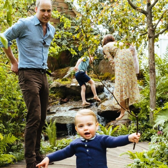 Le prince George, la princesse Charlotte et le prince Louis de Cambridge ont pu explorer le 20 mai 2019 le jardin Back to Nature créé par leur maman Kate Middleton, duchesse de Cambridge, au Chelsea Flower Show à Londres. ©Matt Porteous/PA Photos/Abacapress.com