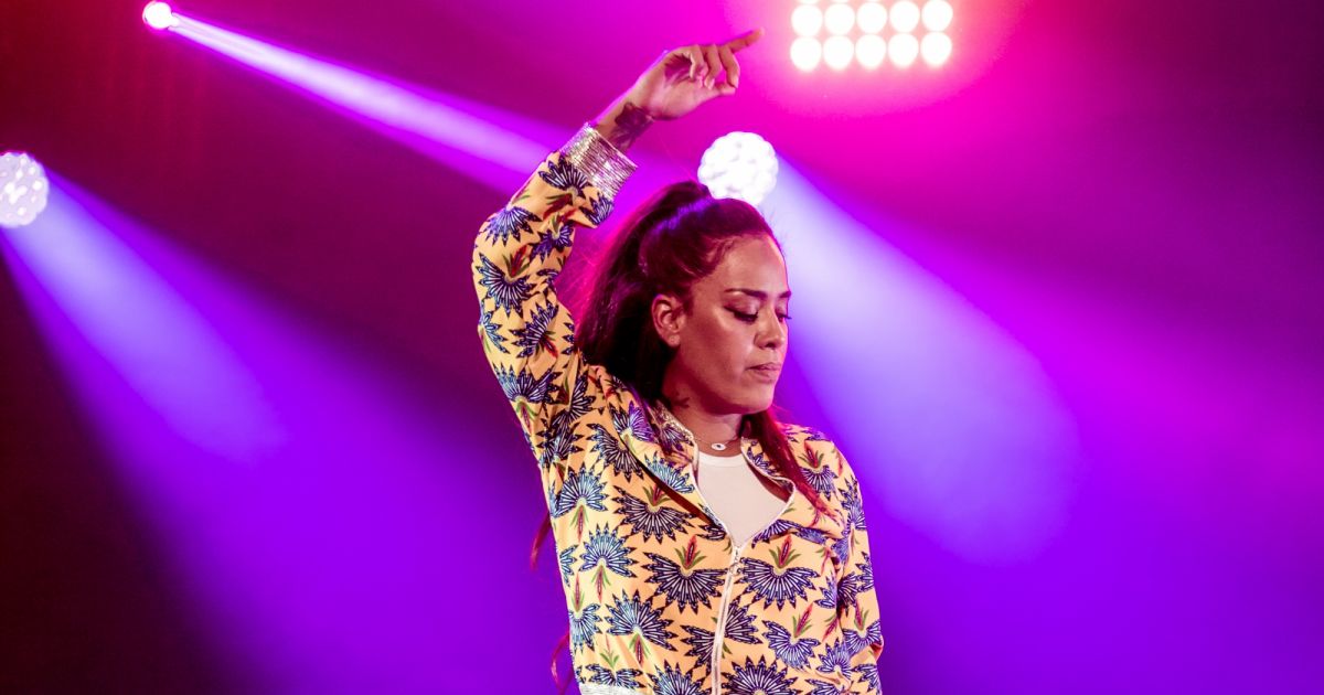 Amel Bent Lors De La 8ème édition Du Concert Caritatif Une Nuit à Makala Organisé Pour L 