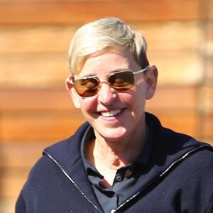 Exclusif - Ellen DeGeneres, très souriante, est allée faire du shopping chez Maxfield à West Hollywood, Los Angeles, le 8 février 2019.