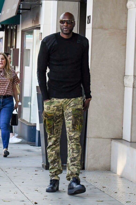 Exclusif - Lamar Odom fait du shopping dans une bijouterie à Los Angeles le 17 novembre 2018.