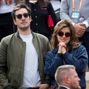 Mylène Jampanoï et son compagnon Dimitri Stephanides dans les tribunes de Roland-Garros à Paris, le 29 mai 2019. © Jacovides-Moreau/Bestimage
