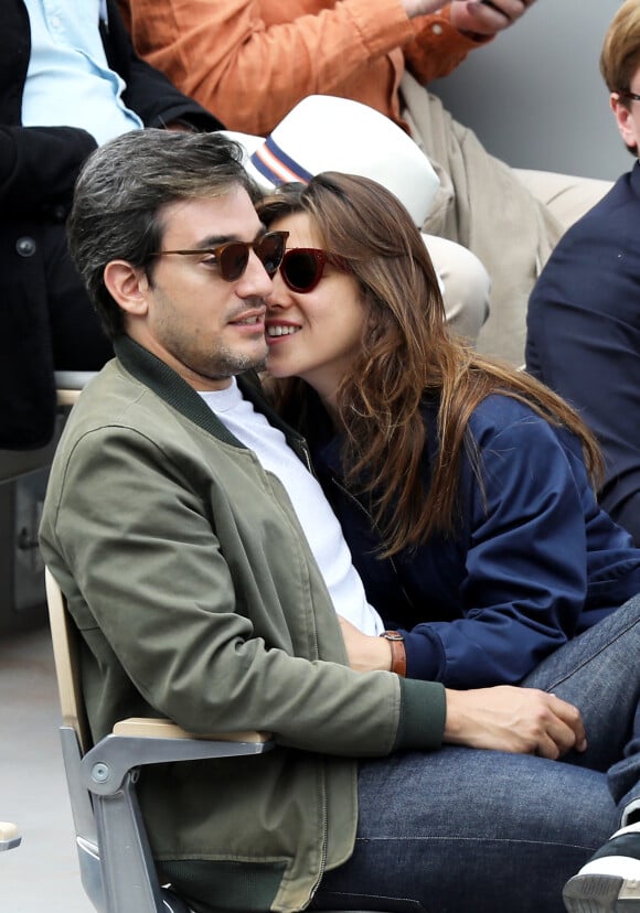 Mylène Jampanoï et son compagnon Dimitri Stephanides dans les tribunes de Roland-Garros à Paris, le 29 mai 2019. © Jacovides-Moreau/Bestimage