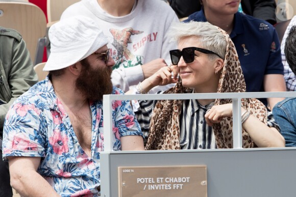 Jeanne Added et Thomas de Pourquery dans les tribunes de Roland-Garros à Paris, le 29 mai 2019. © Jacovides-Moreau/Bestimage