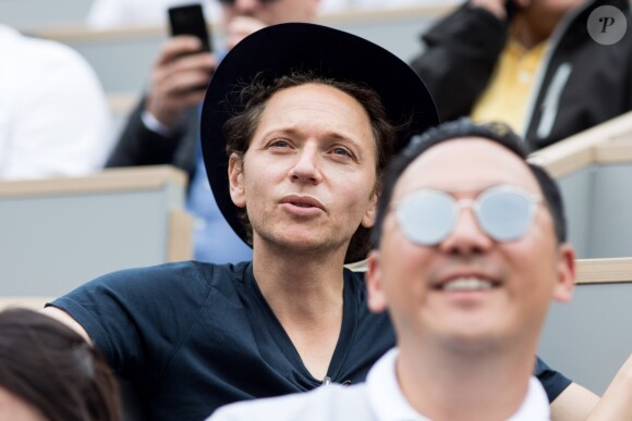 Le chanteur Raphaël (Raphaël Haroche) dans les tribunes de Roland-Garros à Paris, le 29 mai 2019. © Jacovides-Moreau/Bestimage