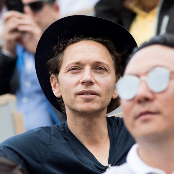 Le chanteur Raphaël (Raphaël Haroche) dans les tribunes de Roland-Garros à Paris, le 29 mai 2019. © Jacovides-Moreau/Bestimage