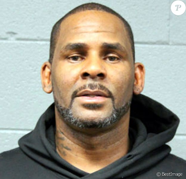 Le chanteur R.Kelly écroué pour non paiment de pension alimentaire - Robert Kelly, connu sous le nom de R. Kelly, photo fournie par le département de police de Chicago, il est inculpé d'abus sexuels sur mineures à Chicago le 23 février, 2019