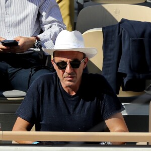 Nikos Aliagas et sa femme Tina dans les tribunes lors des internationaux de tennis de Roland Garros à Paris, France, le 31 mai 2019. © Jacovides-Moreau/Bestimage