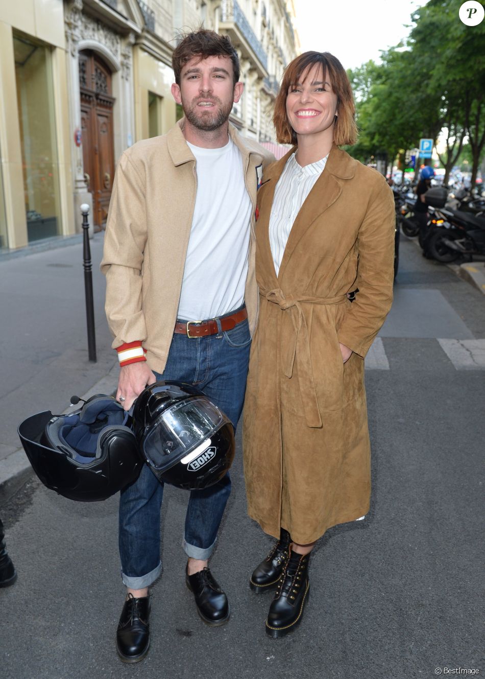 Fauve Hautot Et Son Compagnon Jules Renault A La Premiere Du Spectacle Bionic Showgirl Avec Viktoria Modesta Au Crazy Horse A Paris Le 3 Juin 2019 C Veeren Bes Purepeople