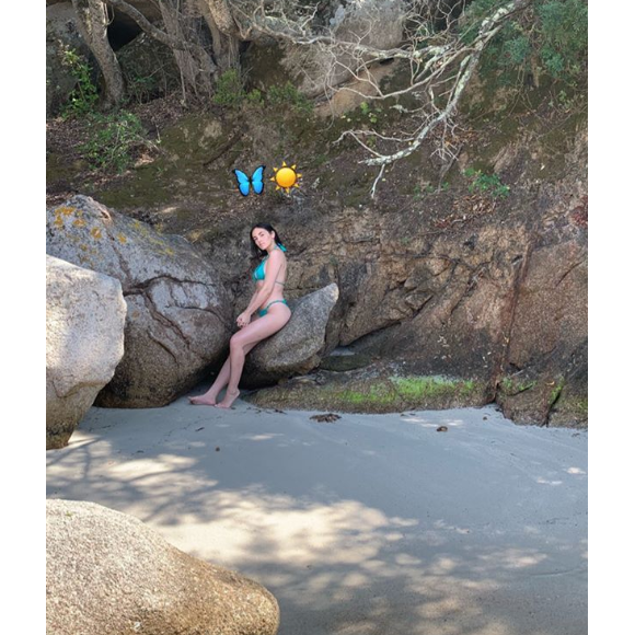 Agathe Auproux se dévoile sublime en bikini lors d'un séjour en Corse, à Porto Vecchio, le 4 juin 2019.