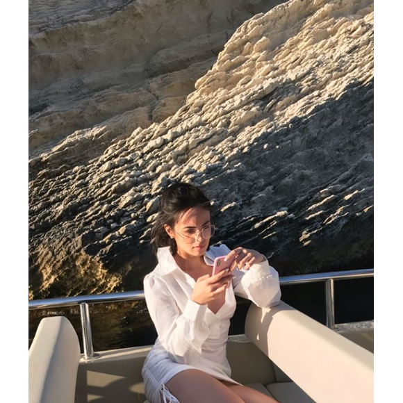 Agathe Auproux se dévoile sublime en bikini lors d'un séjour en Corse, à Porto Vecchio, le 4 juin 2019.