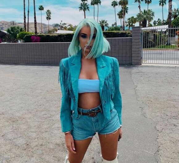 Nabilla, nouvelle influenceuse mode est devenue une référence pour de nombreuses fashionistas.