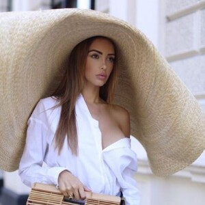 Nabilla, nouvelle influenceuse mode est devenue une référence pour de nombreuses fashionistas.