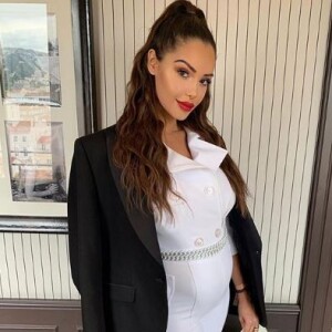 Nabilla, nouvelle influenceuse mode est devenue une référence pour de nombreuses fashionistas.