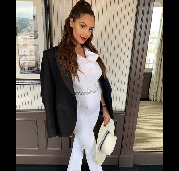 Nabilla, nouvelle influenceuse mode est devenue une référence pour de nombreuses fashionistas.