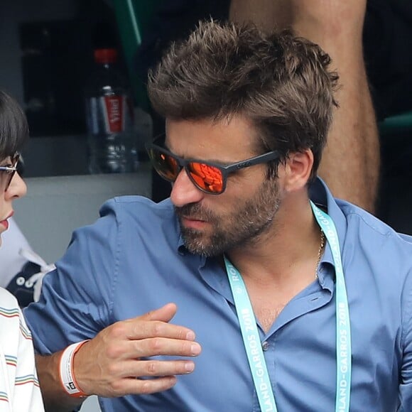 Nolwenn Leroy et son compagnon Arnaud Clément dans les tribunes des Internationaux de France de Tennis de Roland Garros à Paris, le 10 juin 2018. © Dominique Jacovides - Cyril Moreau/Bestimage